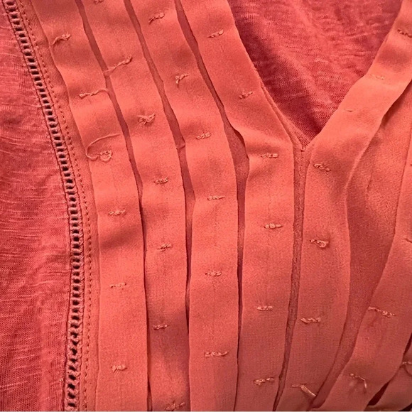 Anthropologie Dolan Pleated V-Neck Salmon Color Long Sleeve Blouse Size Small - Picture 3 of 8